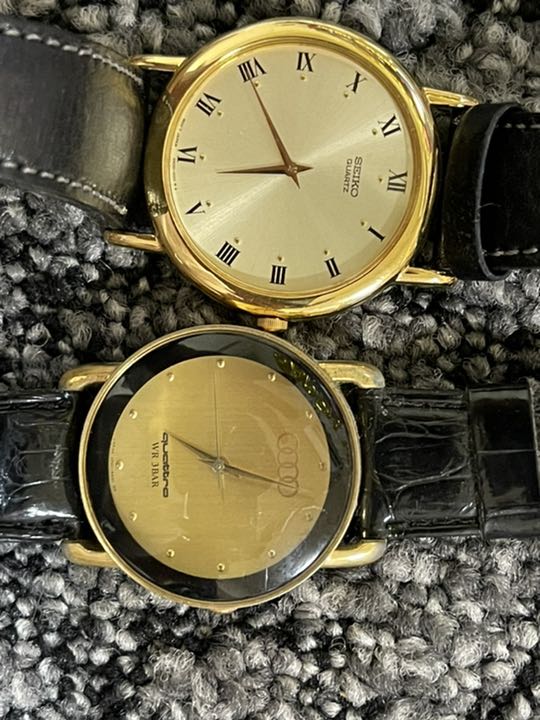 Seiko 2K00-0031 Analog Quartz Women