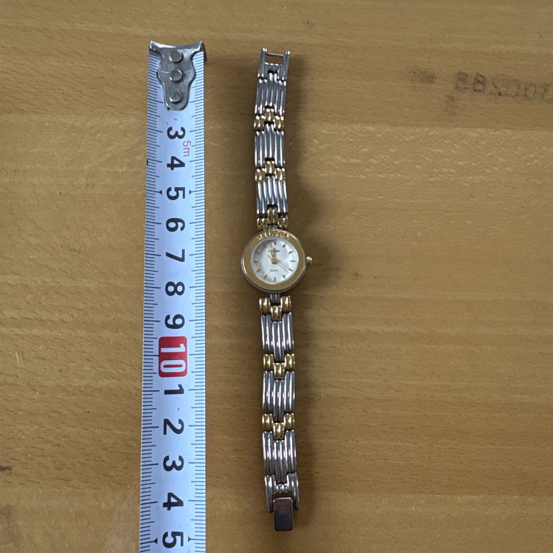 Hilton Analog Quartz Women