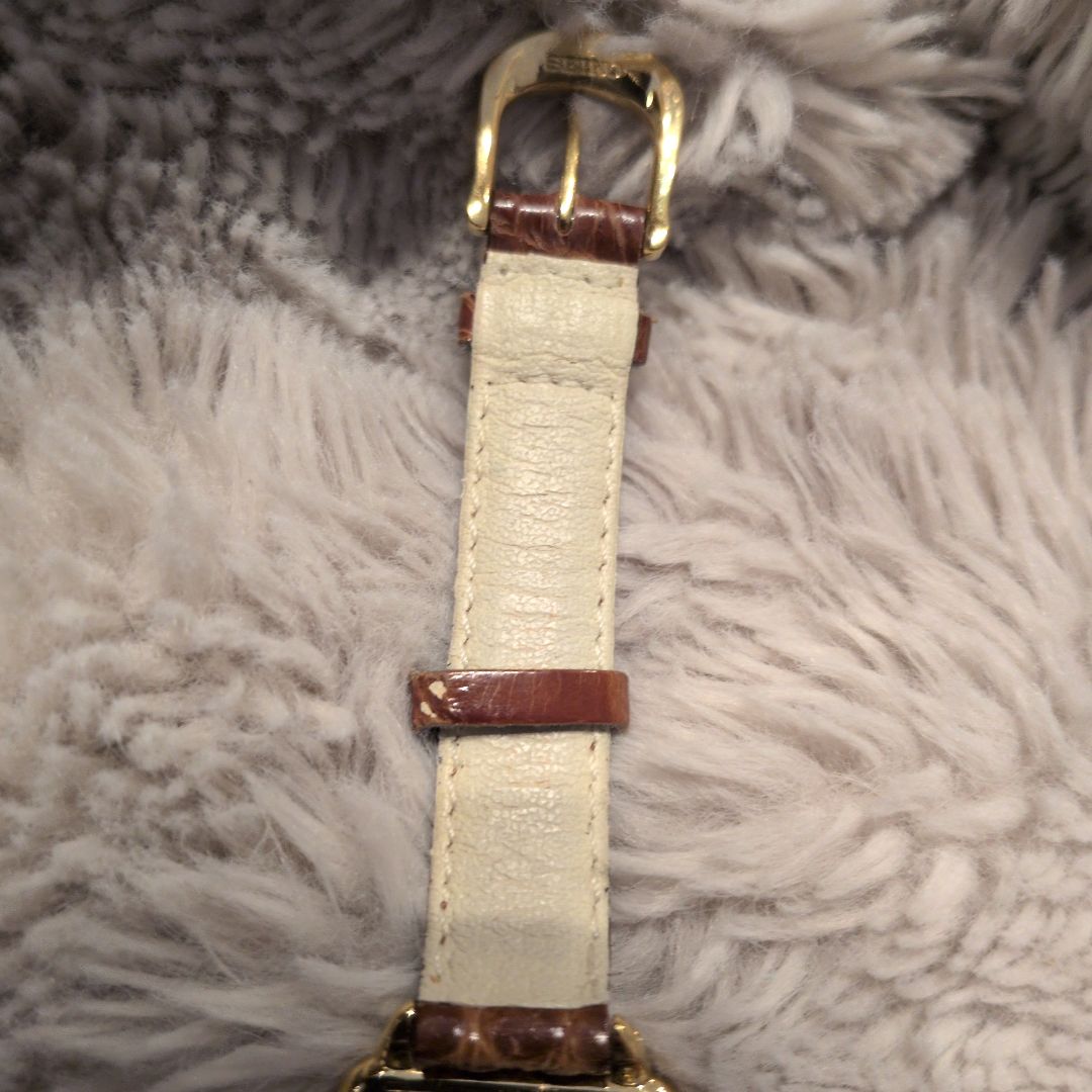 Analog Quartz Women