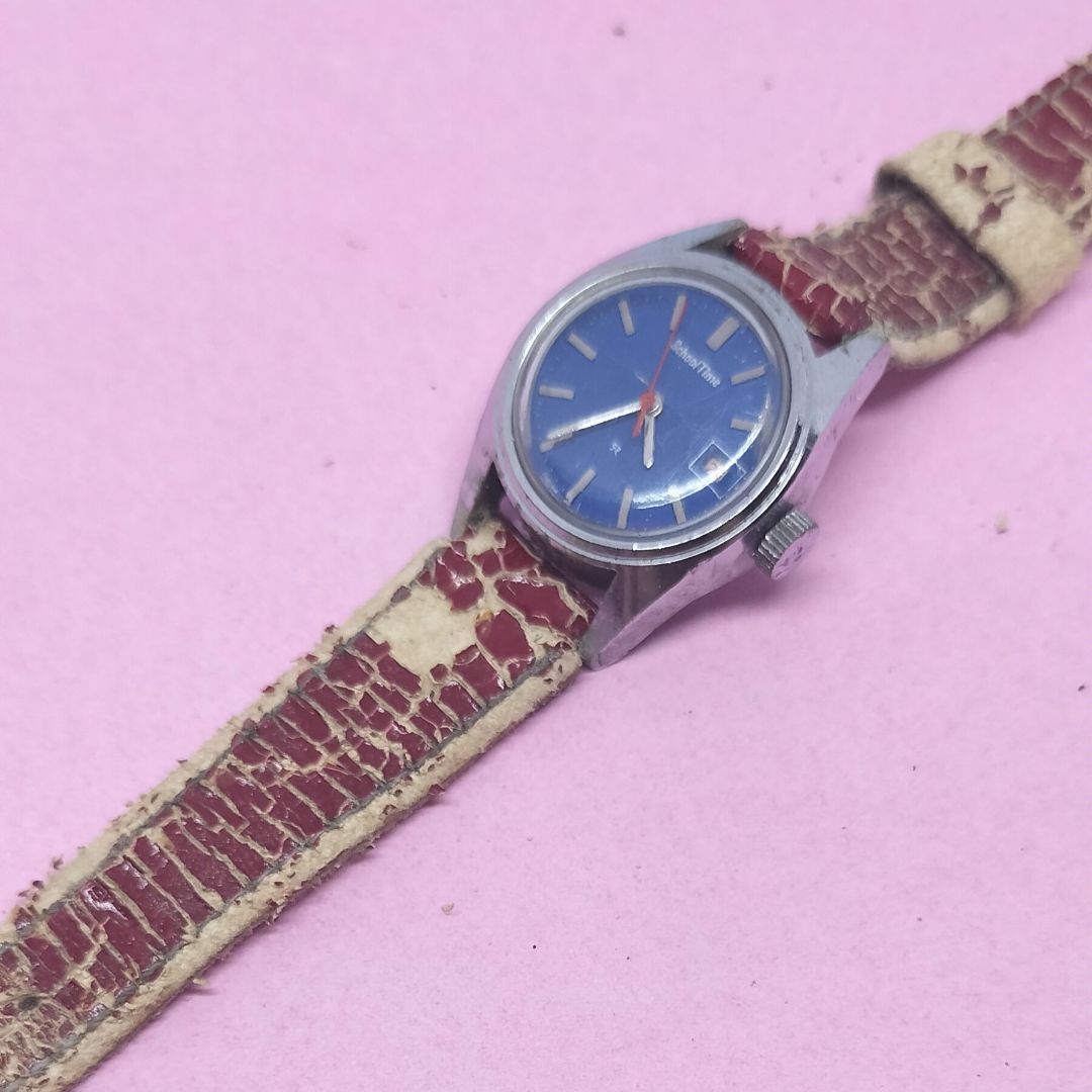 Seiko School time Analog Mechanical (Manual) Women