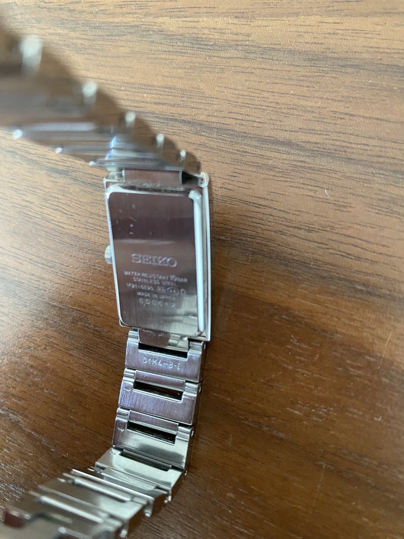 Seiko lk/lukia Analog Quartz Women