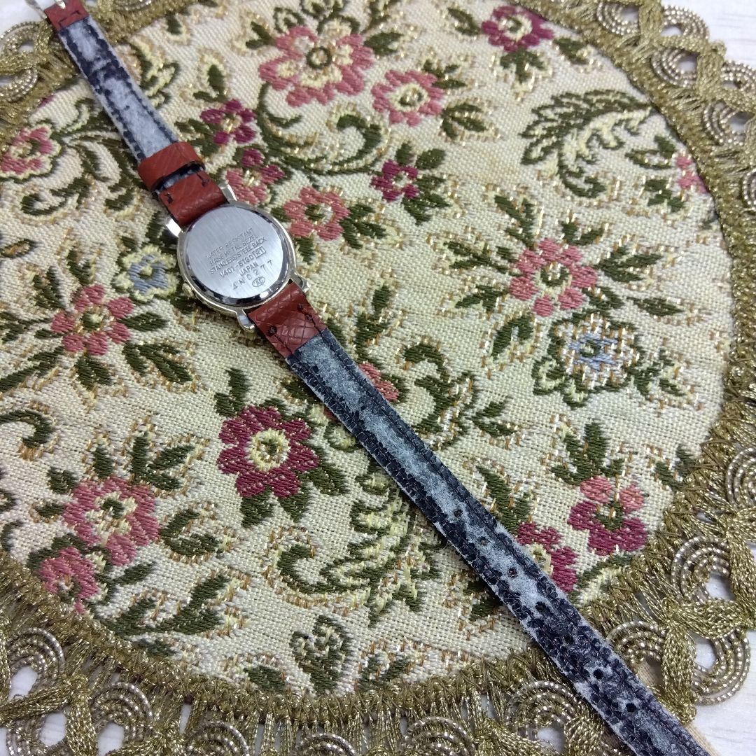 Seiko Alba V401-5190 Analog Quartz Women