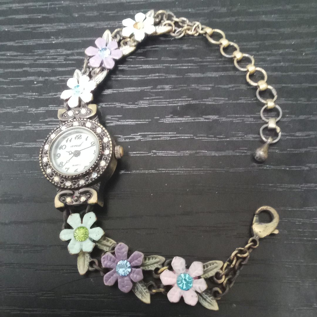 and Analog Quartz Women
