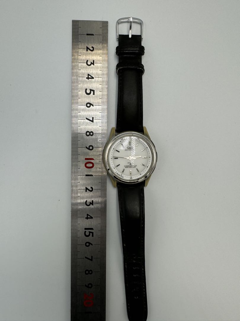 Citizen Q&q 10-YEAR Analog Quartz Men