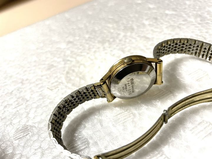 VEGA Analog Quartz Women