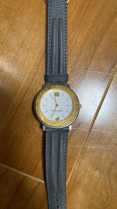 Givenchy Analog Quartz Women