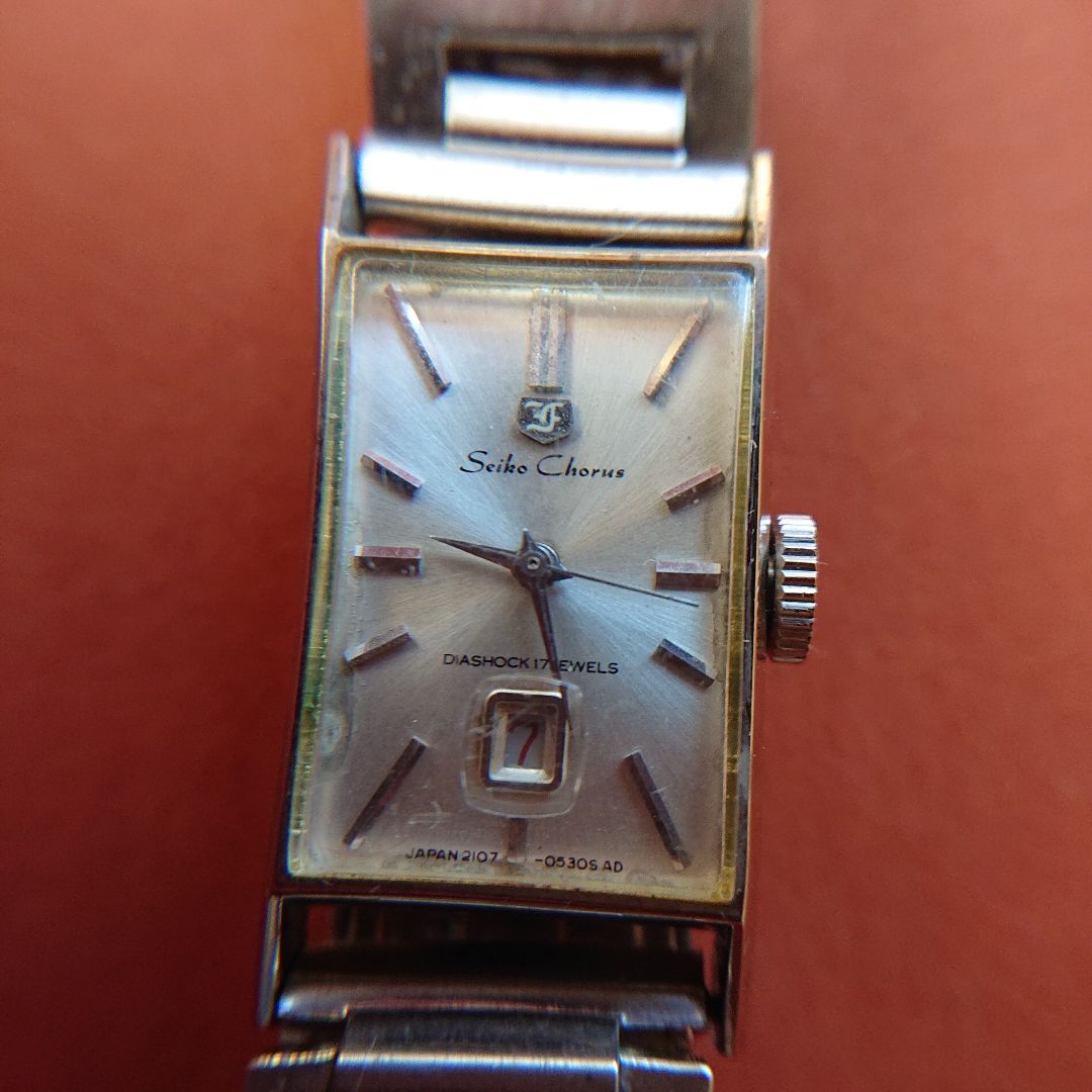 Seiko Diashock diashock 2107-3104 Analog Mechanical (Manual) Women