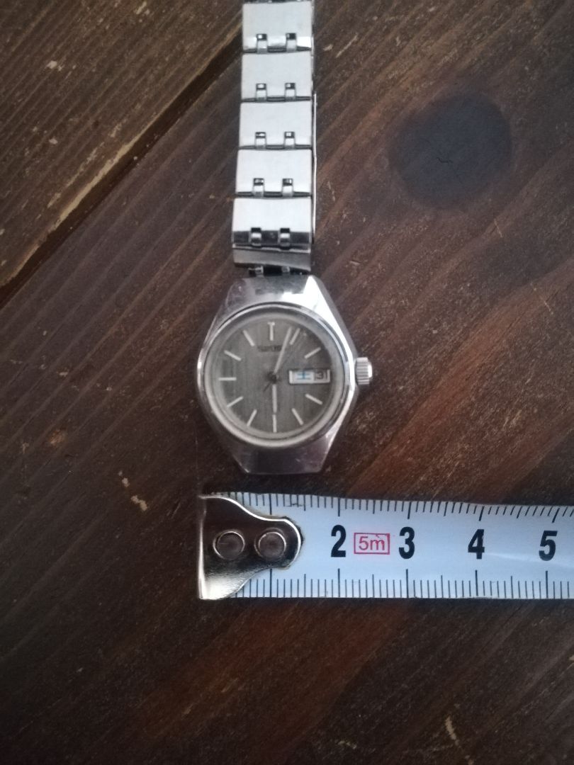Seiko EIKO283 Analog Mechanical (Automatic) Women