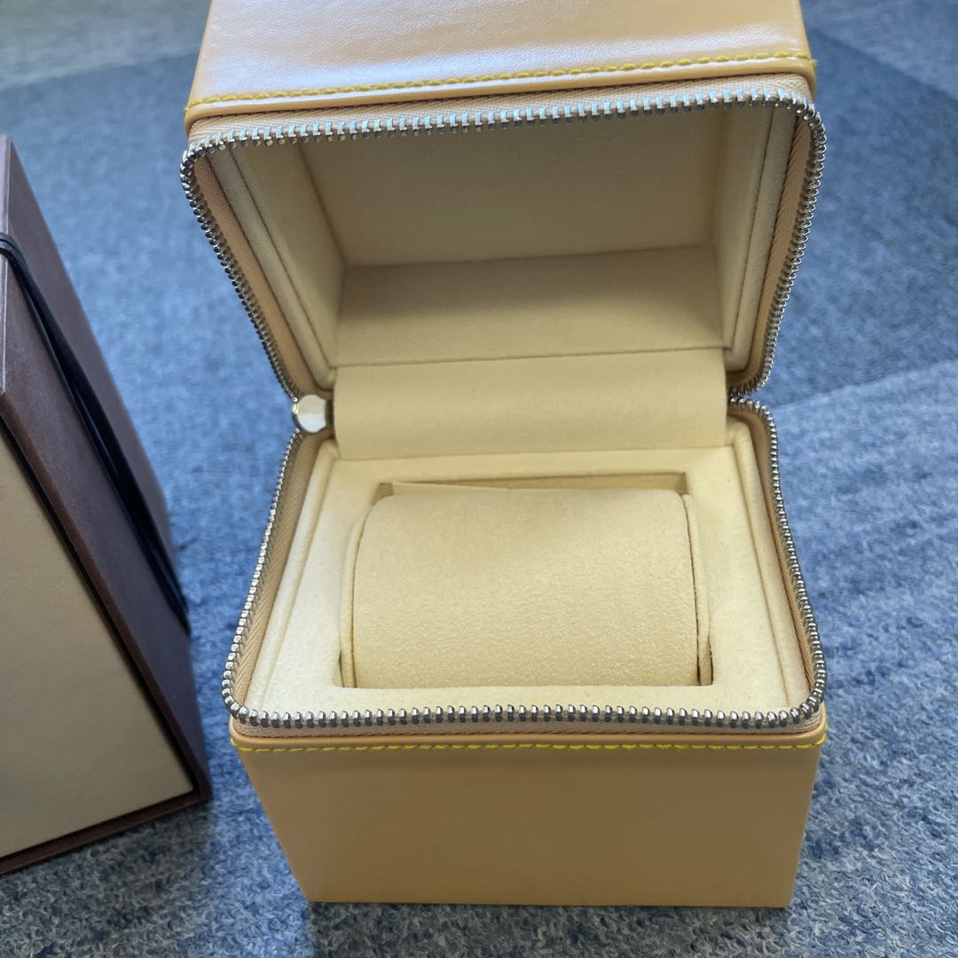 Louis Vuitton Analog Quartz Women