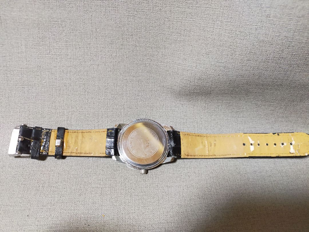 Amber Time Analog Quartz Men