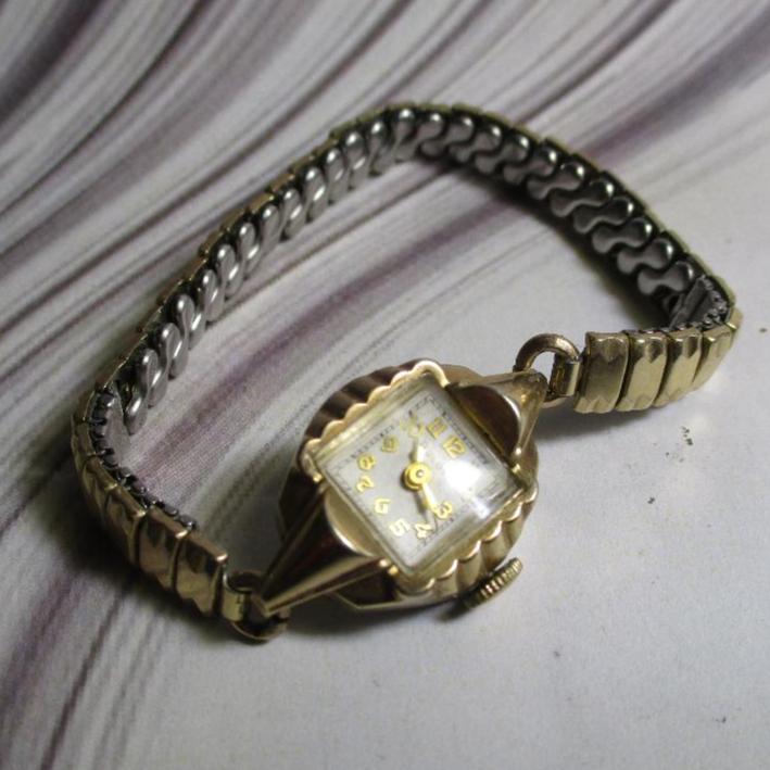 Bulova Analog Mechanical (Manual) Women