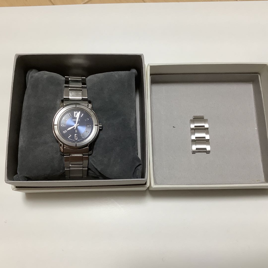 Seiko lk/lukia Analog Quartz Women