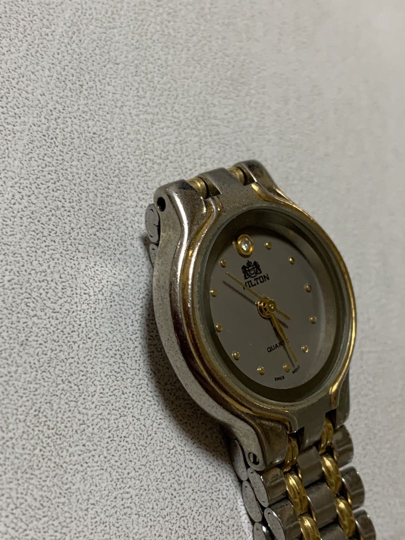 Hilton Analog Quartz Women ヒルトン Watch シルバー ゴールド