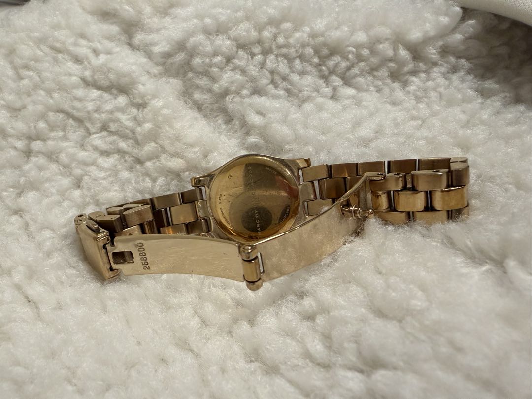Analog Quartz Women