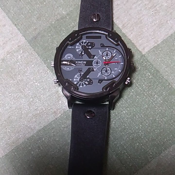 Xinew Analog Quartz Men
