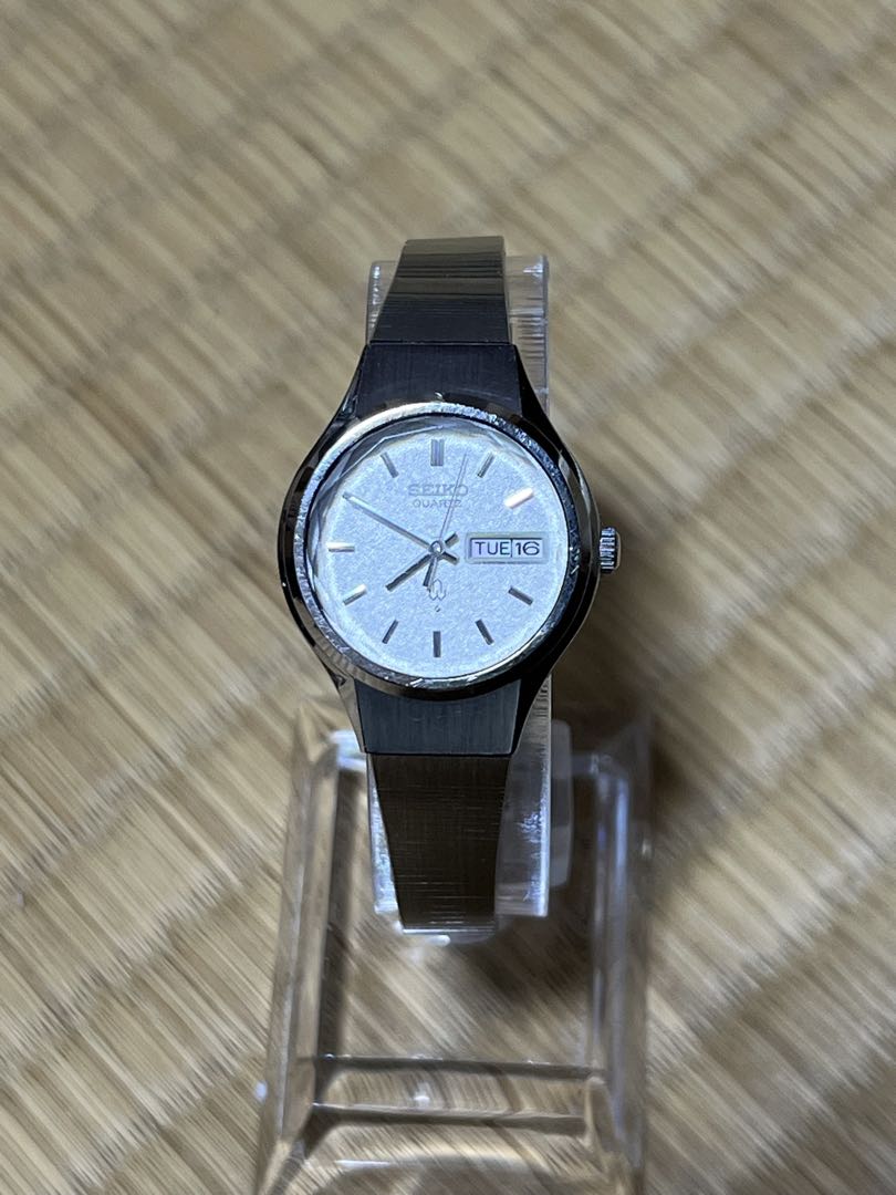 Seiko Analog Quartz Women Watch Silver Date Display
