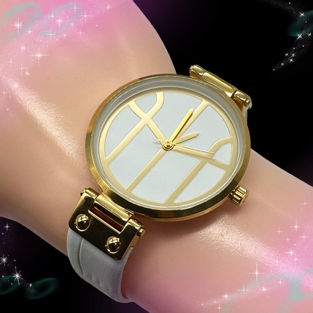Mockberg Analog Quartz Women X Tsugumi Watarai Collaboration Watch White Strap Excellent Condition