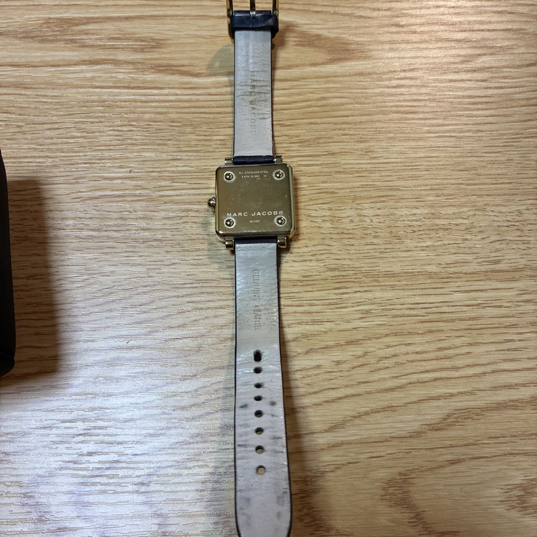 Analog Quartz Women