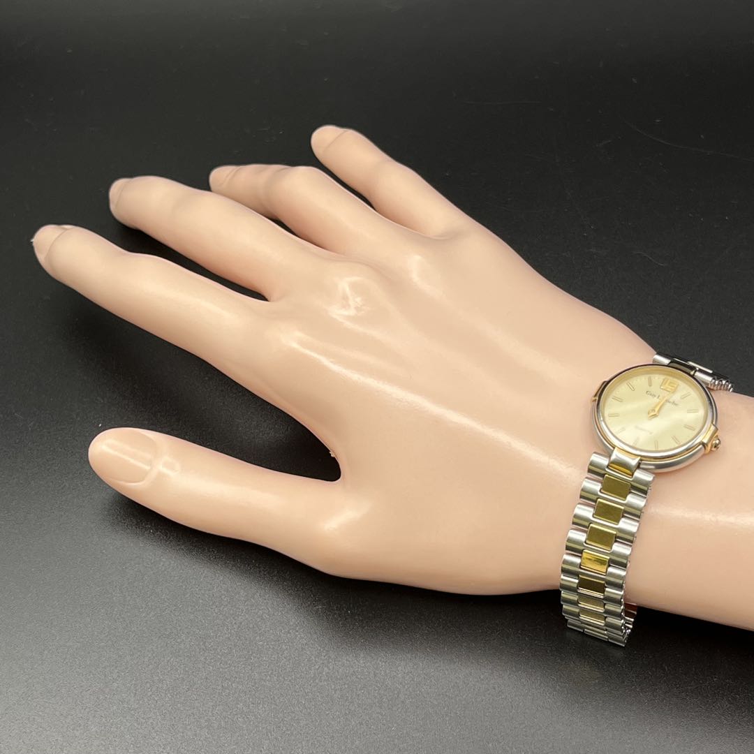 Guy Laroche Analog Quartz Women