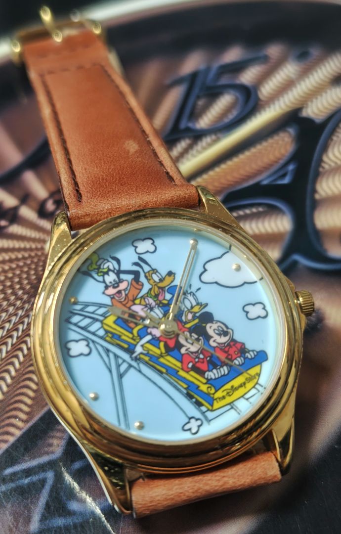 Disney mickey Analog Quartz Women