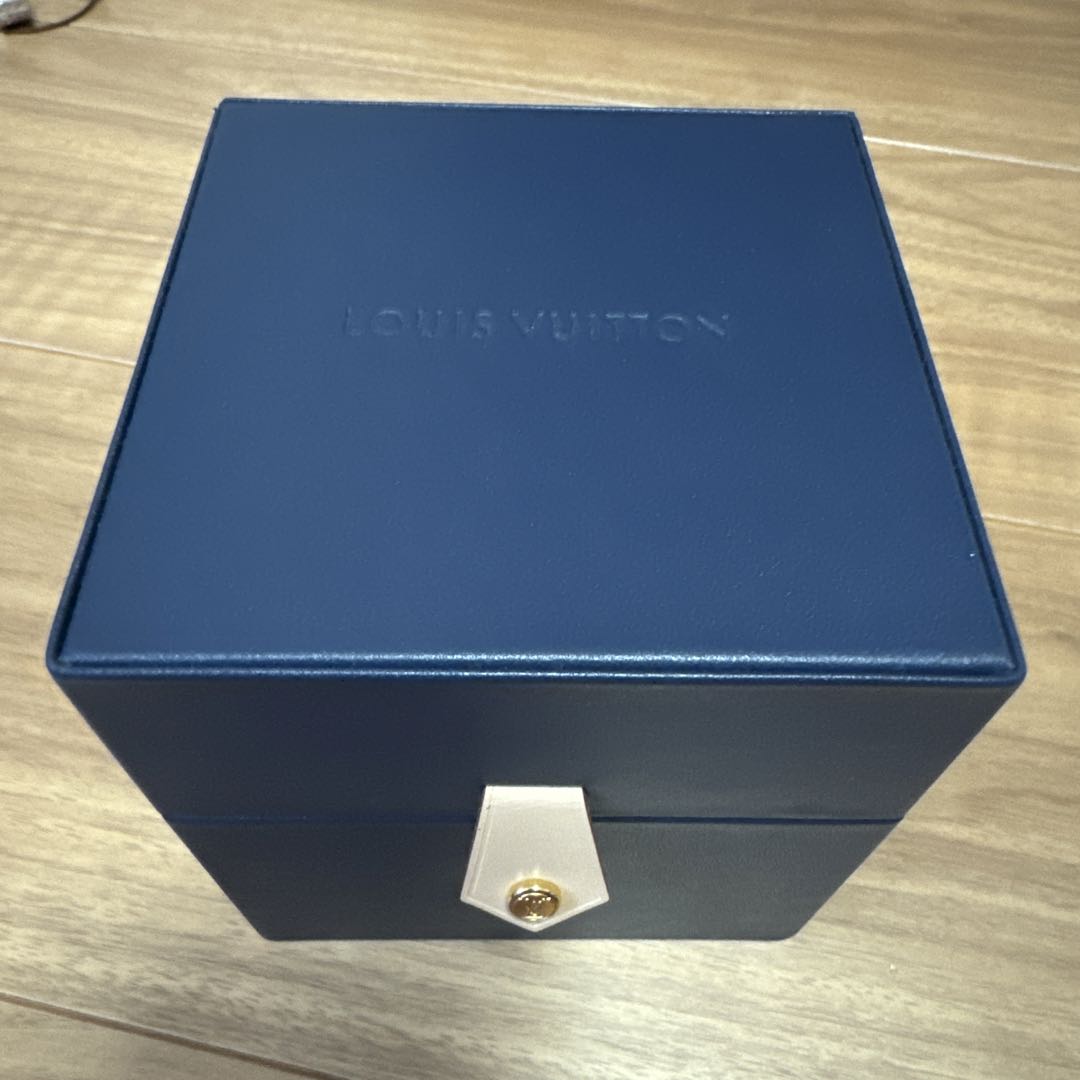 Louis Vuitton Analog Quartz Women