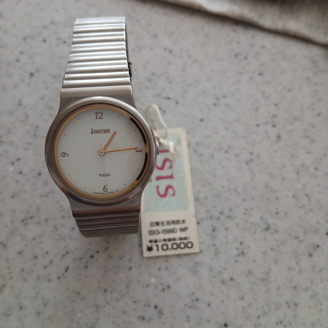Citizen Isis IS13-1599DWP Analog Quartz Women