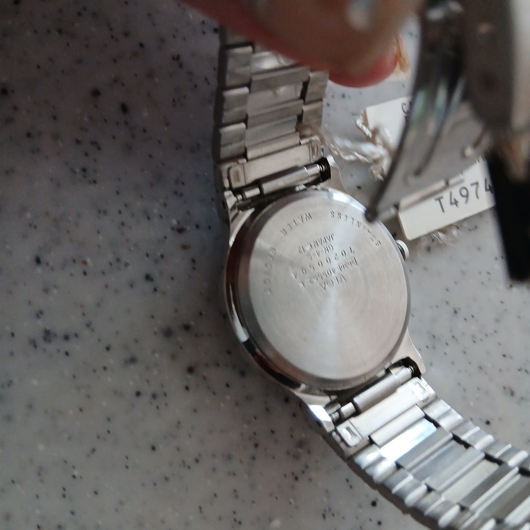 Citizen Isis IS13-1599DWP Analog Quartz Women