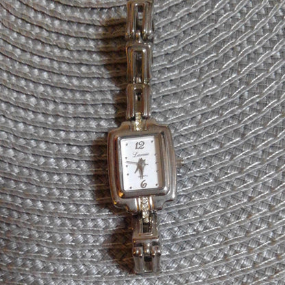LAMUE Analog Quartz Women
