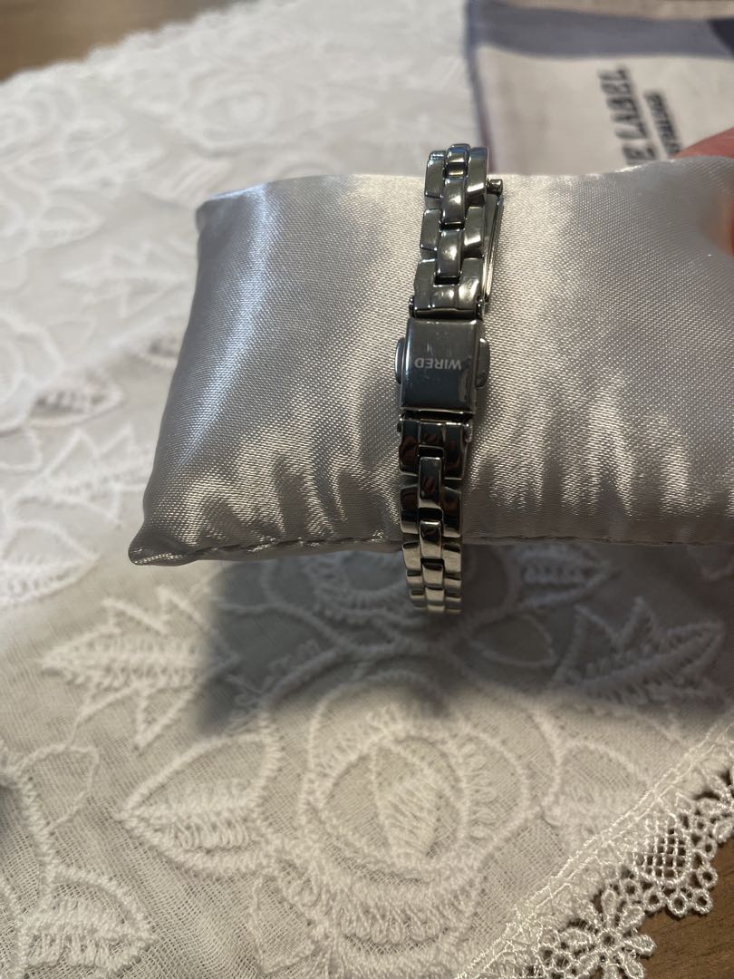 Seiko wired -F Analog Quartz Women
