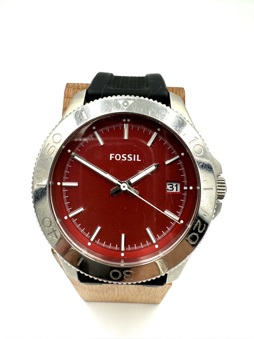 Fossil Analog Quartz Men Watch Red Dial