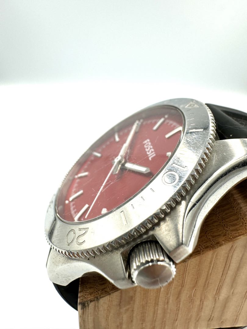 Fossil Analog Quartz Men Watch Red Dial