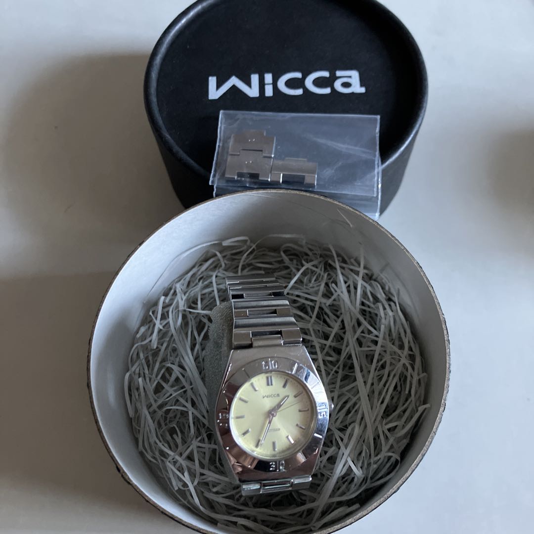 Citizen wicca Analog Quartz Women