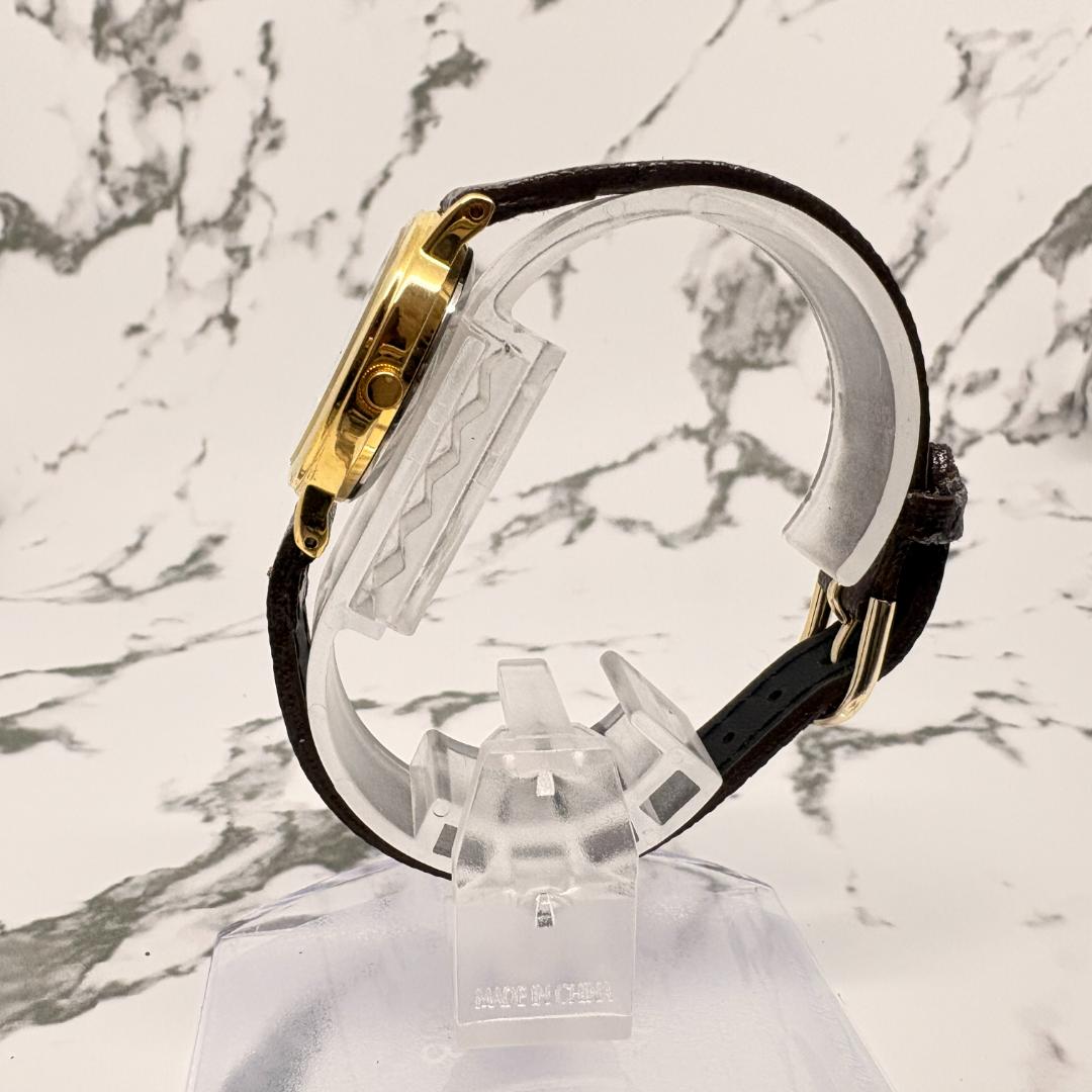 Jemis Analog Quartz Men Watch Gold Tone White Leather Strap