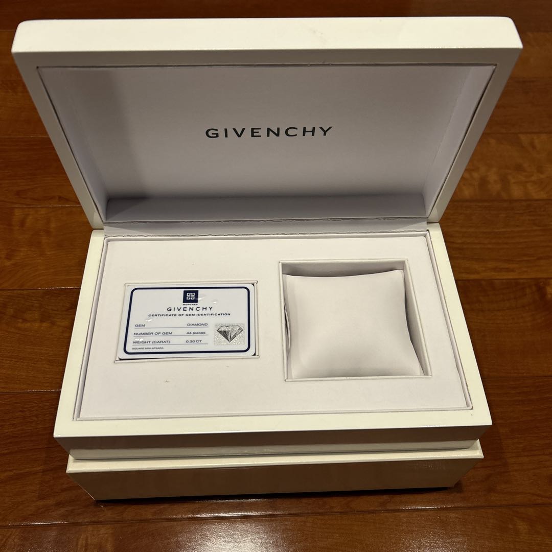 Givenchy Analog Quartz Men