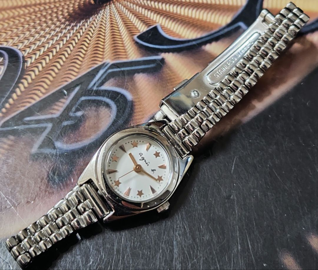 Agnes B. Analog Quartz Women
