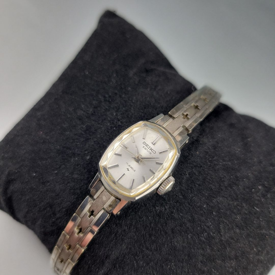 Seiko SALVIA L20240 Analog Mechanical (Manual) Women