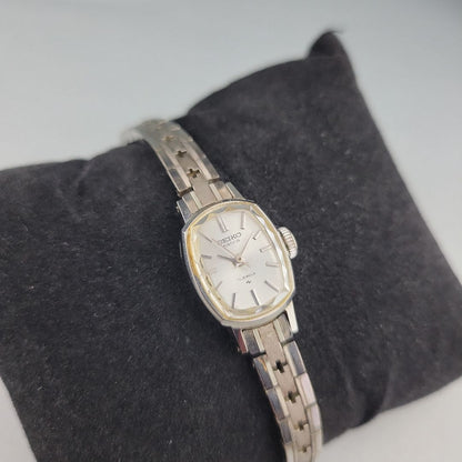 Seiko SALVIA L20240 Analog Mechanical (Manual) Women