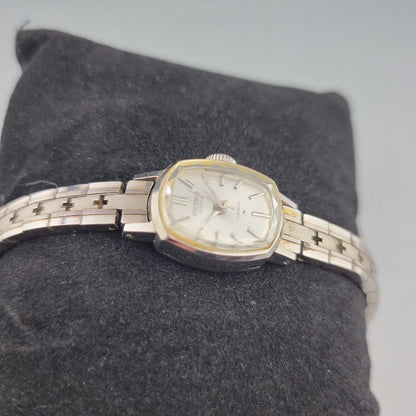 Seiko SALVIA L20240 Analog Mechanical (Manual) Women