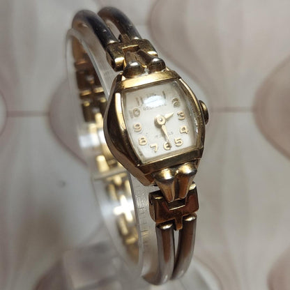 Belforte Analog Mechanical (Manual) Women