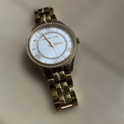 Analog Quartz Women