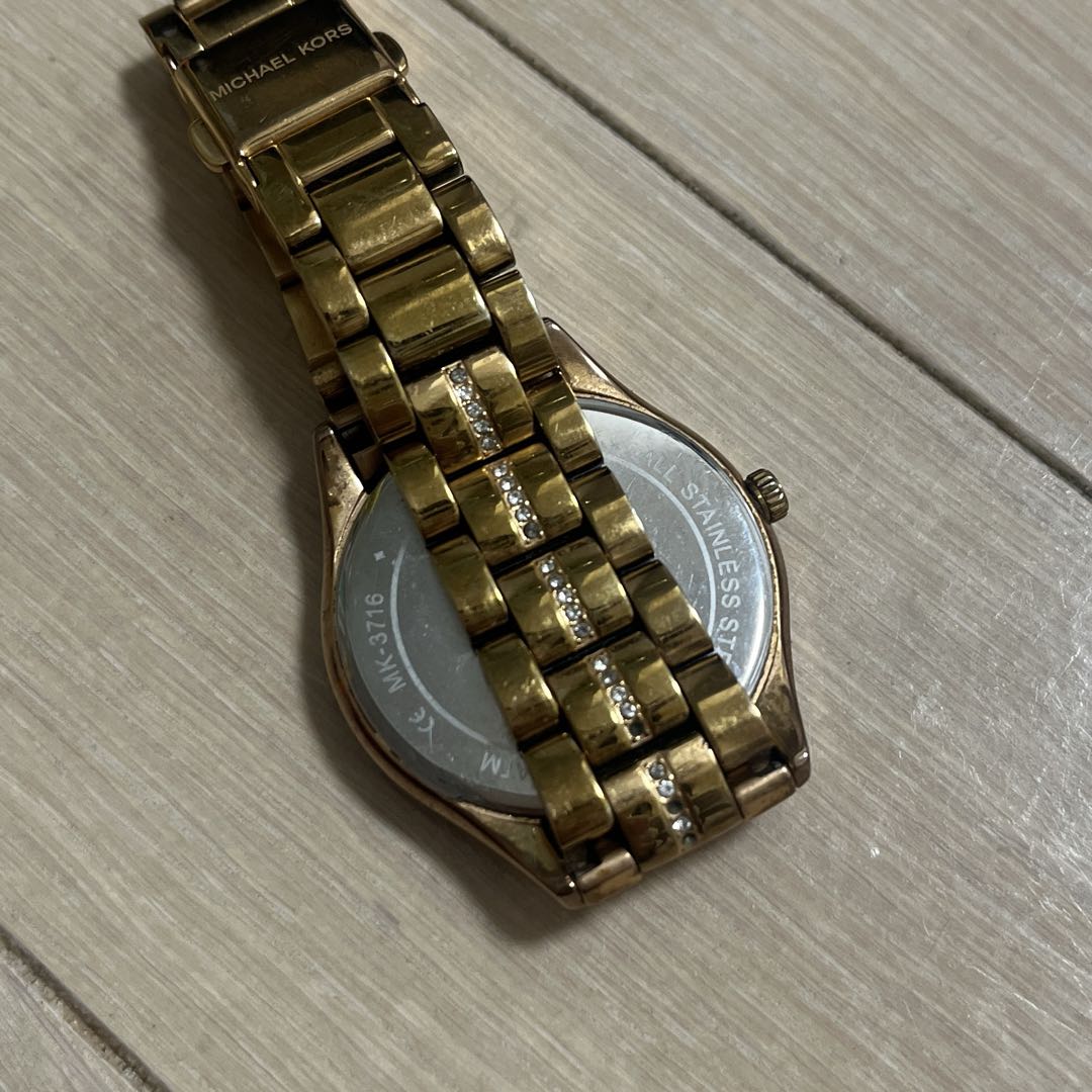 Analog Quartz Women