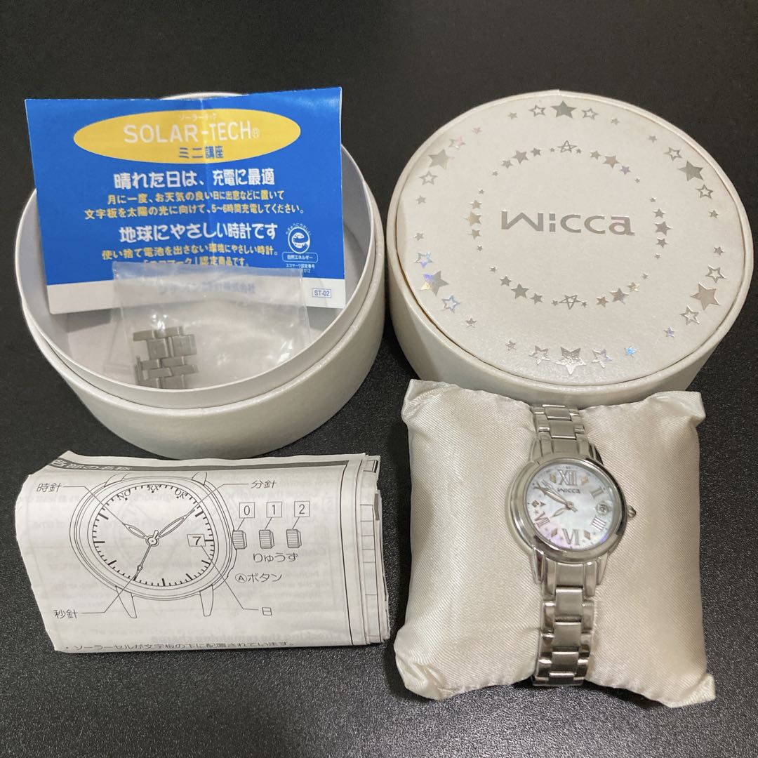 Citizen wicca Analog Solar Women