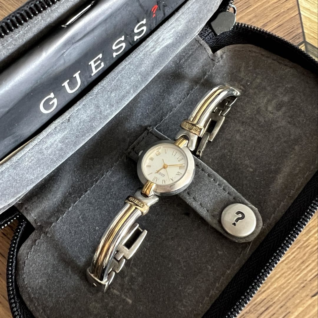 Guess Analog Quartz Women
