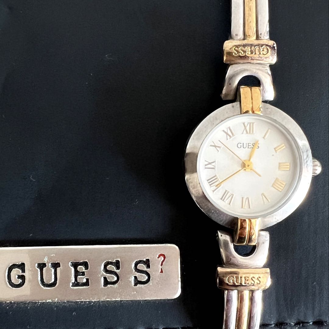 Guess Analog Quartz Women