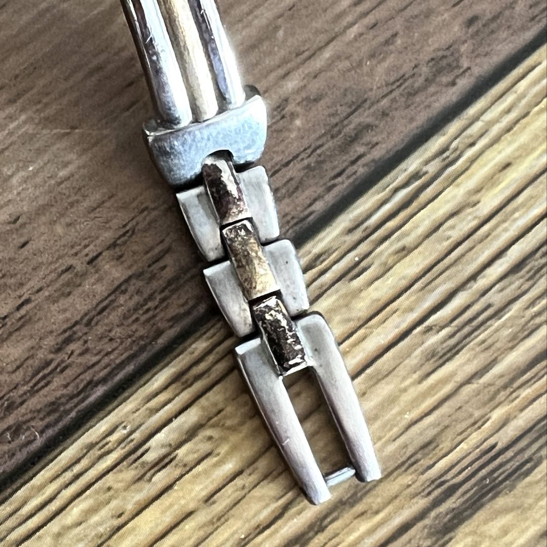 Guess Analog Quartz Women