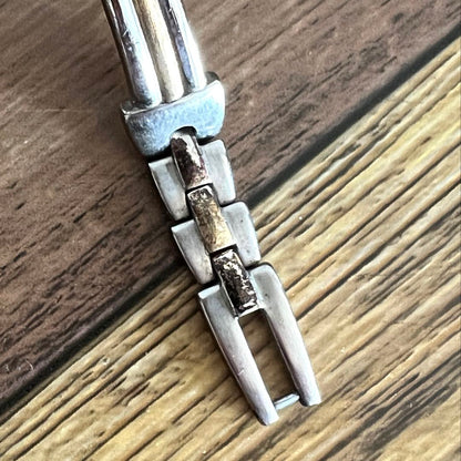 Guess Analog Quartz Women