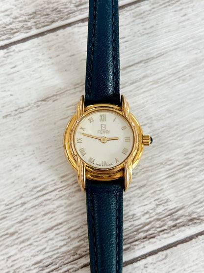 Fendi 300L Analog Quartz Women フェンディ Womenwatch.·*.