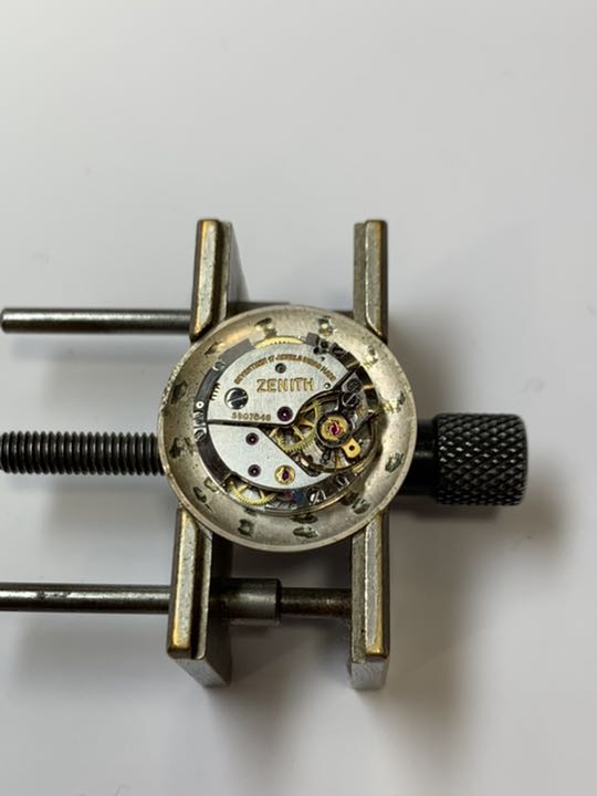 Zenith Analog Mechanical (Manual) Women