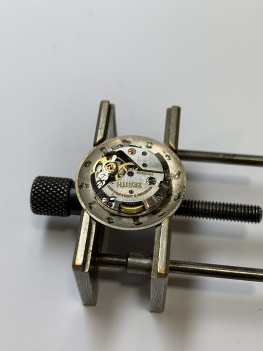 Zenith Analog Mechanical (Manual) Women