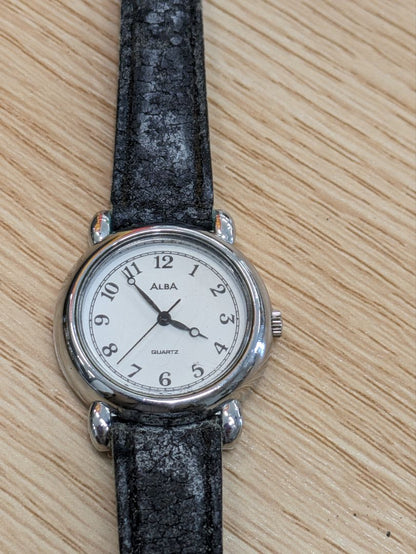 Seiko Alba Y483-0010 Analog Quartz Women